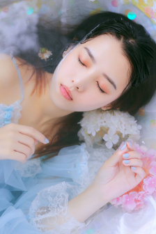 情人把我的奶吸的又大又肿
